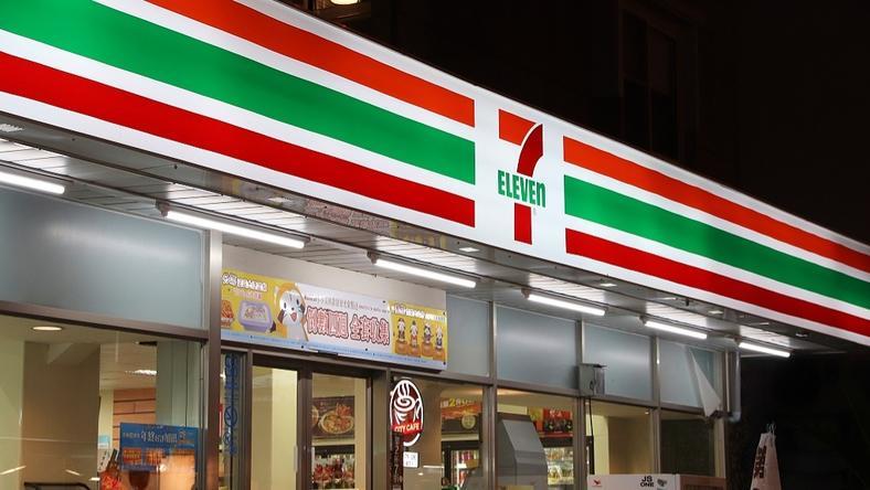 7-11 为何搞起了夜店风主题店?